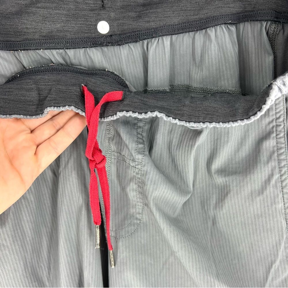 Lululemon Men’s Core Shorts Linerless Grey Pinstripe Large - Picture 6 of 11
